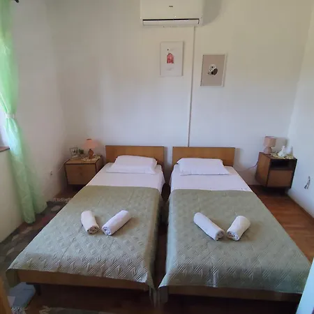بيت للعطل Okruglica House *